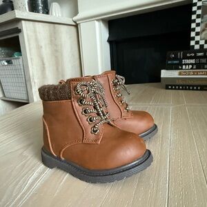 Wonder nation|Baby girl faux leather brown combat Boots,size 4•••winter staple